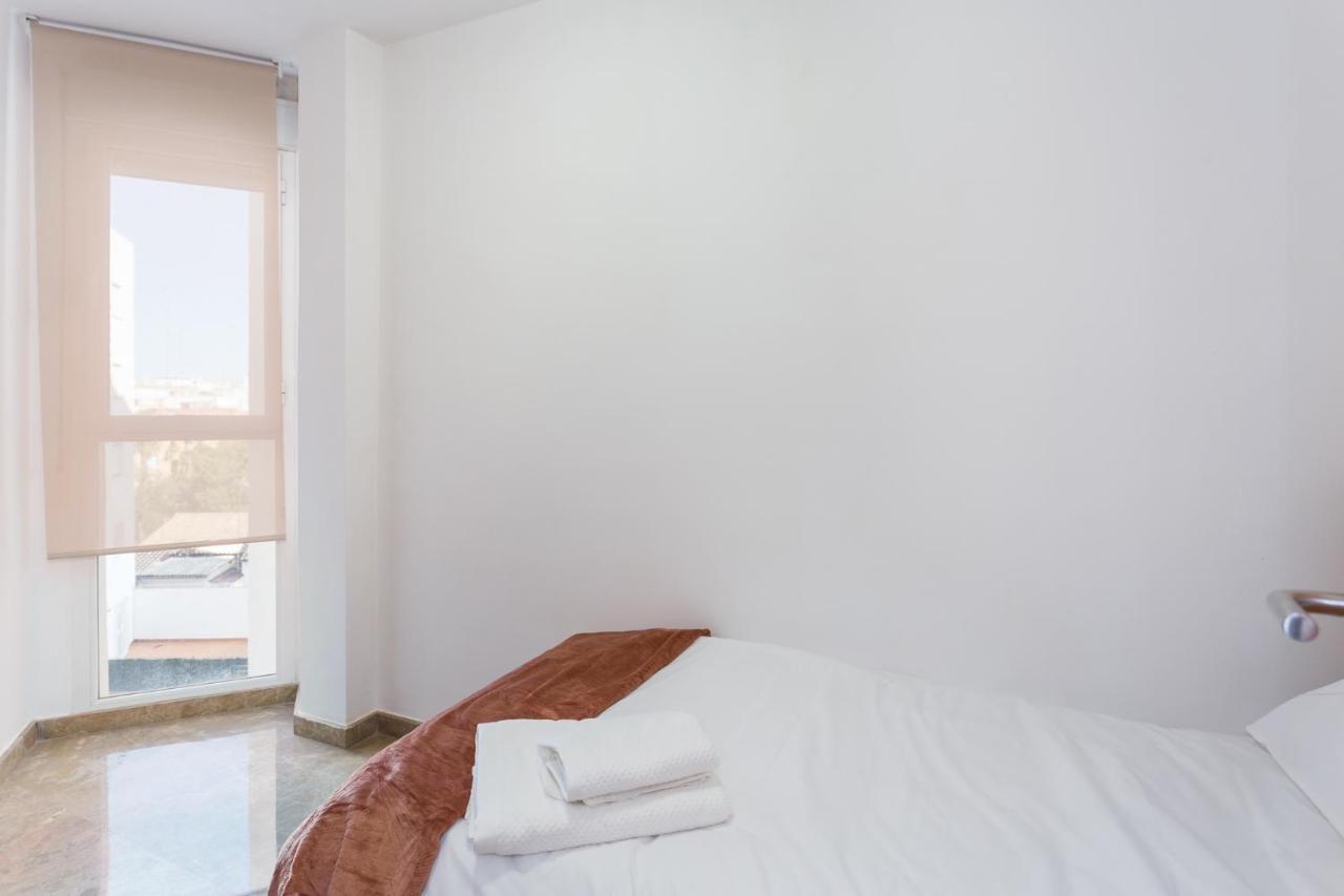 Appartement Piso Familiar Cerca Del Centro, Ac Y Wifi Gratis à Valence Extérieur photo